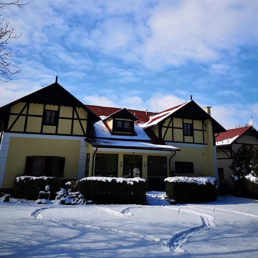 Penzion Pod Orechom Turčianske Teplice Exteriér fotografie