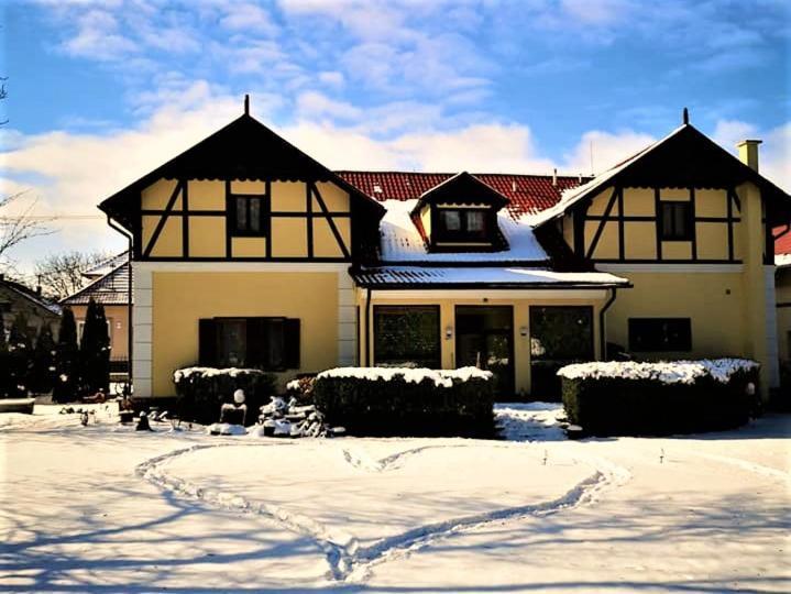 Penzion Pod Orechom Turčianske Teplice Exteriér fotografie